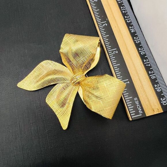 Vintage Textured Satin Bow Ribbon Brooch Crystal Accent Large Gold Matte 4085 - Picture 7 of 9